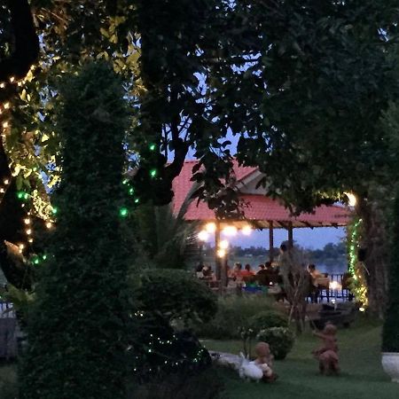 Maeping Mango Riverside Resort Kamphaeng Phet Dış mekan fotoğraf
