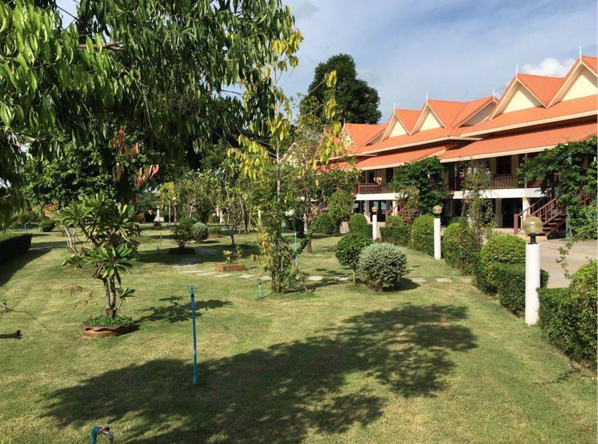 Maeping Mango Riverside Resort Kamphaeng Phet Dış mekan fotoğraf