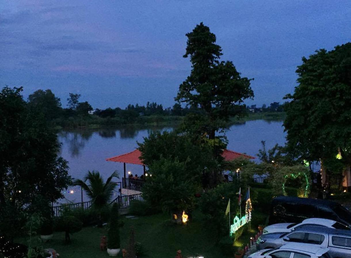 Maeping Mango Riverside Resort Kamphaeng Phet Dış mekan fotoğraf